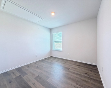 629 Dunham Road - Photo Thumbnail 6