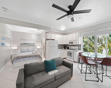 3710 Collins Avenue - Photo Thumbnail 1