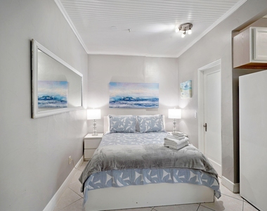 3710 Collins Avenue - Photo Thumbnail 7