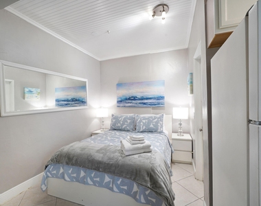 3710 Collins Avenue - Photo Thumbnail 8