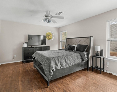 8517 Woodlake Circle - Photo Thumbnail 19