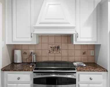 8517 Woodlake Circle - Photo Thumbnail 7