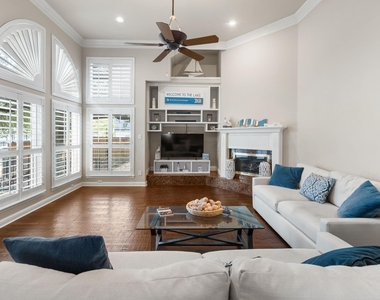 8517 Woodlake Circle - Photo Thumbnail 1