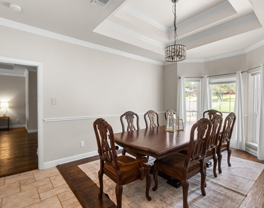 8517 Woodlake Circle - Photo Thumbnail 11