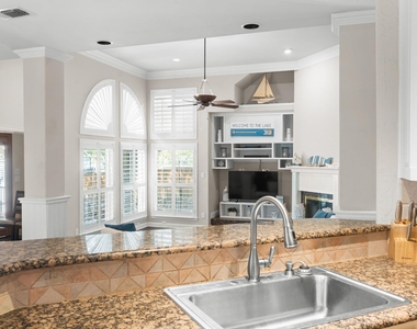 8517 Woodlake Circle - Photo Thumbnail 8