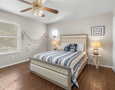 8517 Woodlake Circle - Photo Thumbnail 20