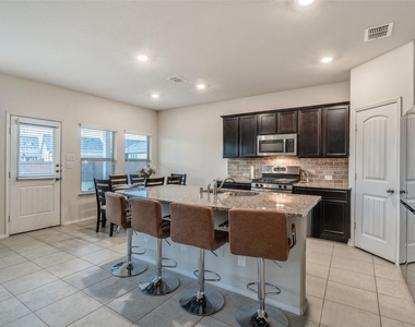 1965 Travertine Avenue - Photo Thumbnail 9