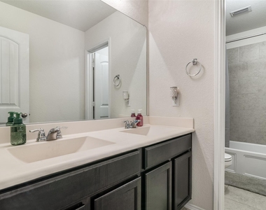 1965 Travertine Avenue - Photo Thumbnail 23