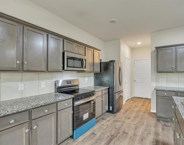 2271 Bryant Lane - Photo Thumbnail 5
