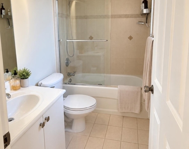 4917 Windward Way - Photo Thumbnail 6