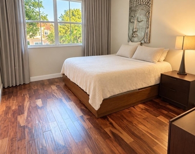 4917 Windward Way - Photo Thumbnail 8