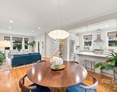 1621 Lyndhurst Avenue - Photo Thumbnail 11