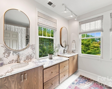 1621 Lyndhurst Avenue - Photo Thumbnail 17