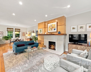 1621 Lyndhurst Avenue - Photo Thumbnail 3