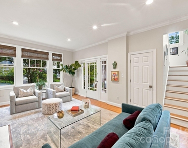1621 Lyndhurst Avenue - Photo Thumbnail 6