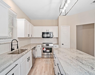3957 Parkhaven Drive - Photo Thumbnail 6
