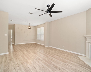 3957 Parkhaven Drive - Photo Thumbnail 4