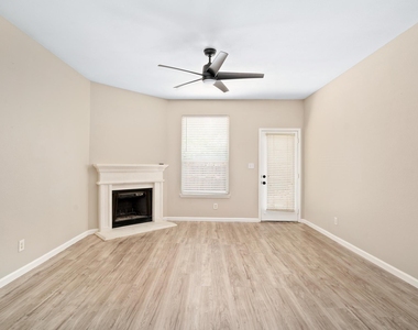 3957 Parkhaven Drive - Photo Thumbnail 3