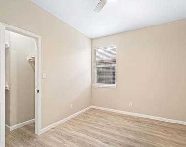 3957 Parkhaven Drive - Photo Thumbnail 10