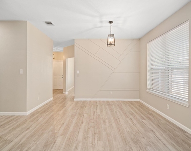 3957 Parkhaven Drive - Photo Thumbnail 2