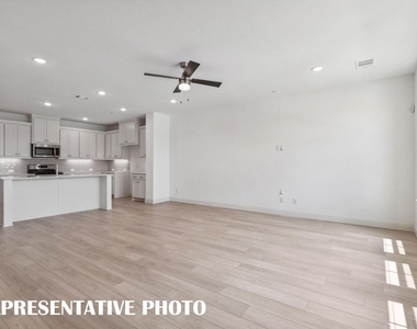 1023 Splitrock Drive - Photo Thumbnail 5