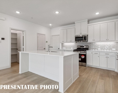 1023 Splitrock Drive - Photo Thumbnail 4