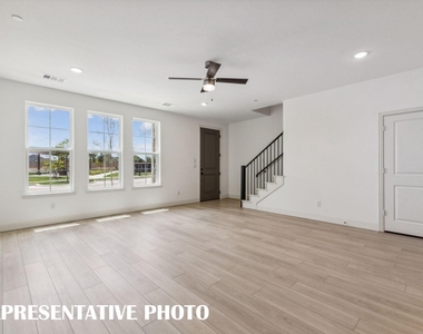 1023 Splitrock Drive - Photo Thumbnail 7