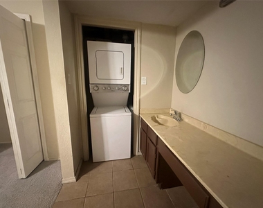 9825 Walnut Street - Photo Thumbnail 5