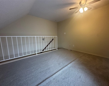 9825 Walnut Street - Photo Thumbnail 6