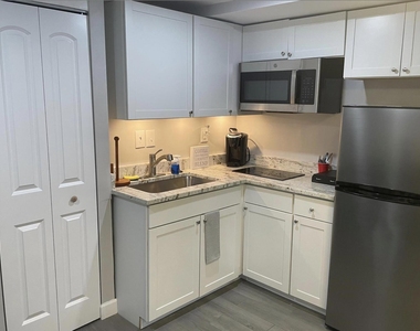 3610 Lloyd Drive - Photo Thumbnail 2