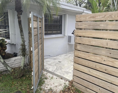 3610 Lloyd Drive - Photo Thumbnail 8