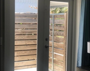 3610 Lloyd Drive - Photo Thumbnail 7