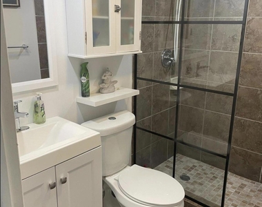 3610 Lloyd Drive - Photo Thumbnail 5