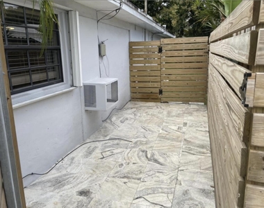 3610 Lloyd Drive - Photo Thumbnail 9