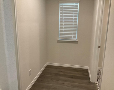 6021 Tudor Place - Photo Thumbnail 17