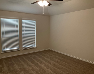 6021 Tudor Place - Photo Thumbnail 11