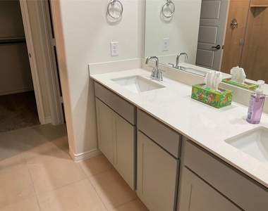 6021 Tudor Place - Photo Thumbnail 13