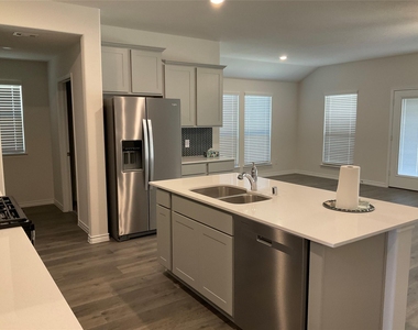 6021 Tudor Place - Photo Thumbnail 7