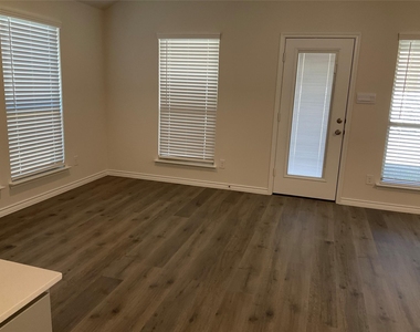 6021 Tudor Place - Photo Thumbnail 12