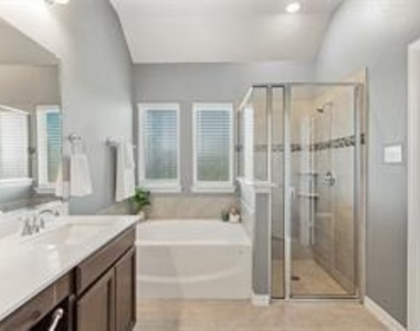 2804 Hackberry Creek Trail - Photo Thumbnail 19