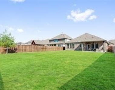 2804 Hackberry Creek Trail - Photo Thumbnail 24