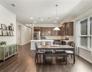 2804 Hackberry Creek Trail - Photo Thumbnail 12