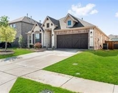 2804 Hackberry Creek Trail - Photo Thumbnail 2