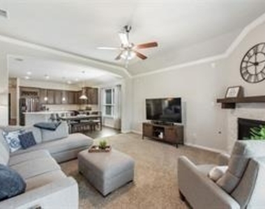 2804 Hackberry Creek Trail - Photo Thumbnail 15