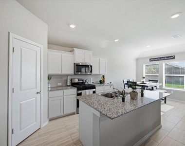 8425 Coffee Springs Drive - Photo Thumbnail 16