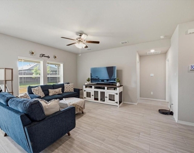 8425 Coffee Springs Drive - Photo Thumbnail 11