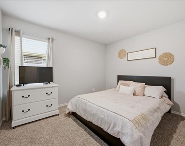 8425 Coffee Springs Drive - Photo Thumbnail 27