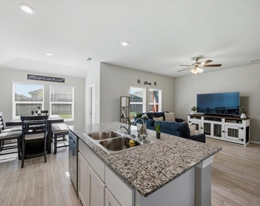 8425 Coffee Springs Drive - Photo Thumbnail 17