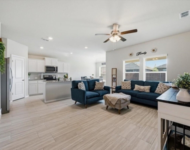8425 Coffee Springs Drive - Photo Thumbnail 12