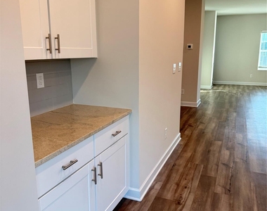 7221 Bryce Avenue - Photo Thumbnail 6